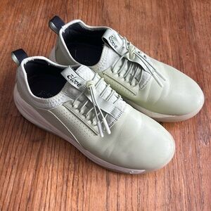 Clove Classic Nursing Shoes Sage Green Size 9